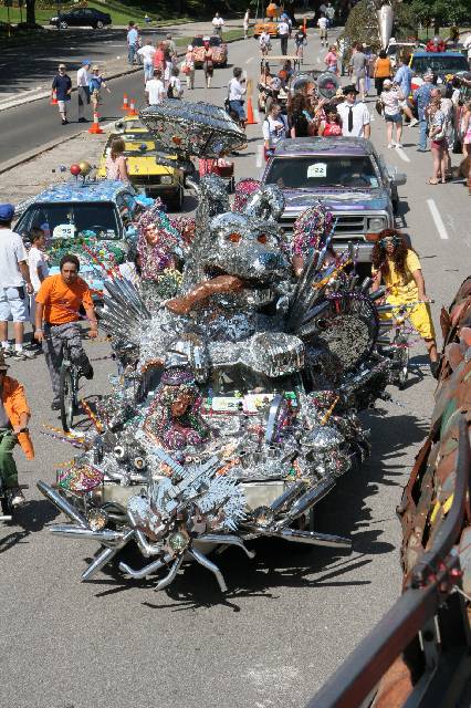 v2006_ArtCar_3_Parade 062 